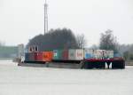 Container-Schubverband mit Kopfbarge, zwei je 65m langen SL und SB SCH2423 (04031740 , 16,50 x 8,20m) am 03.01.2016 im ESK kurz vor dem Einbiegen in den MLK bei Edesbüttel mit Fahrtrichtung BS. Diese Container-Schubverbände der Deutschen Binnenreederei fahren im Liniendienst vom Hafen HH zu vielen Häfen an der Elbe und dem Mittellandkanal.