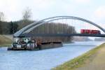 Schubverband mit SB SCH 2329 (05604490) am 07.03.2016 im Sacrow-Paretzer Kanal an der Nedlitzer Südbrücke mit Fahrtrichtung Westen.