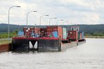 Container-Schubverband der Deutschen Binnenreederei (DBR) am 19.07.2016 im Oberen Vorhafen der Schleuse Uelzen II.