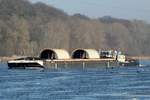 Schubboot TR 31 (32106533 , 27,16 x 8,70m) am 14.02.2017 mit einem beladenem Leichter auf Elbe-Talfahrt bei Artlenburg.