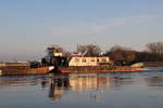 Schubboot  TR 15  (32200210 , 27,20 x 8,70m) am 24.11.2020 auf Elbe-Talfahrt bei Storkau.