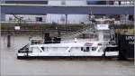 Schubboot VAL D'AVEL beim Kraftwerk Cordemais an der Loire. Die VAL D'AVEL ist 24,50 m lang, 10,80 m breit und wird von 3 Caterpillar Motoren mit je 1.000 PS angetrieben. 07.10.2011