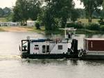 Schubboot Walter (04803370 , 12,24 x 8,64m) am 20.07.2019 bei Stove auf Elbe-Talfahrt. 