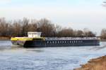 TMS Asterode (04810890) fährt am 07.01.2014 vom Niegripper Verbindungskanal kommend in die Elbe und fährt auf dieser zu Tal Ri. Tangermünde / Hamburg.