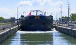 TMS AYASOFYA ENI 02337521, rheinabw�rts bei der Einfahrt in die Schleuse Fessenheim/Elsa�, Mai 2026