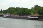 TMS BERNHARD DETTMER ENI 04806430, in Warteposition im Unterwasser des Hebewerk Lneburg/ Scharnebeck ...