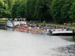 TMS Dettmer Tank 53 (04017280 , 80 x 9) liegt am Abend des 24.06.2014 am Ufer der Havel in Berlin-Spandau.