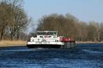 TMS Dettmer Tank 140 (04810300 , 86 x 11,45m) am 18.03.2018 im Sacrow-Paretzer-Kanal / UHW Höhe km 30 auf Bergfahrt nach Berlin-Spandau.