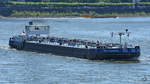 Das Tankmotorschiff  Hedy Jaegers  (02335753) auf dem Rhein.