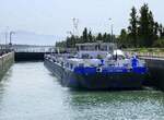 TMS Horizonte, ENI 04814170, wird in der Schleuse Vogelgrün/Elsaß rheinaufwärts geschleust, Aug.2025
