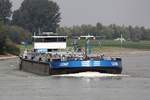 TMS Leonie (ENI.02336498) Maschine Cummins QSK38M1 1420 PS am 13.08.2017 auf dem Rhein zu Berg bei Xanten.