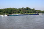 Tankmotorschiff MIRADOR, ENI: 04807200, Flagge DEU, bergaufwärts auf dem Rhein bei Königswinter am 14.05.2023.