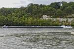 TMS PHORCYS, ENI 02339091, l125 M, b 11,45 M, 3525 T, f�hrt auf dem Albertkanal an der Schleuse Lanaye vorbei, zu Berg in Richtung L�ttich.