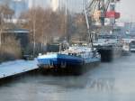 Der Tanker RCKWARTH 9 an einem sehr kalten 19. Dezember 2009. Auf dem Mittellandkanal am Nordhafen Hannover.