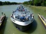 TMS Philipp - 04807240 - Lnge: 86,00 m - Breite: 9.50 m - Tiefgang: 3,10 m -Tonnage: 1591 t - PS 1280-MTU - Bj 2008 bei Groningen Shipyard in Waterhuizen/NL - Gemeldet in Hamburg/D. Das Schiff heit Heute Greentank 2. Einfahrend Schleuse Rodde am 3.06.2010.