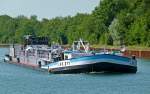 TMS LRG 211- 04024430 - Lnge: 85 m - Breite: 9.00 m - Tiefgang: 2,95 m -Tonnage: 1544 T- PS 900-MWM - Bj 1972 bei Weserwerft in Minden - Gemeldet in Hamburg/D. Zu Berg in Dorsten am 27.06.2011.
