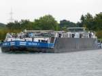 TMS Eiltank 4 - 04605930 - Lnge: 84,70 m - Breite: 9,50 m - Tiefgang: 2,86 m -Tonnage: 1352 t - PS 900-Caterpillar, Typ 3508 - Bj 1971 bei Bayrische Schiffswerft in Erlenbach - gemeldet in Duisburg/D. Zu Tal im DHK/Waltrop am 13.07.2011. 