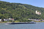 Tanker Servia bei Koblenz-Stolzenfels am Mittelrhein.