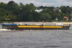 Binnentankschiff SVENJA REICH (ENI 04813690); Datum: 18.06.2026; Aufnahmeort: Elbe/Hafen Hamburg, Deutschland.