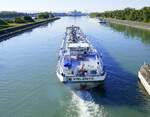 TMS Valente, ENI 02332780, verläßt die Schleuse Vogelgrün/Elsaß rheinabwärts, Aug.2025