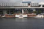 Fahrgastschiff/Raddampfer FREYA; Eigner/Betreiber: Reederei Adler; Aufnahmeort: Hafen Kiel, Ostsee, Deutschland; Datum: 01.08.2025; Info: (ENI 04800330) Das Bild zeigt die FREYA unweit des Anlegers