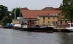 Der Raddampfer  Hjejlen  liegt am 12. Juni 2013 am Kai in Silkeborg (Jütland, Dänemark). Das Binnenfahrschiff, das den Stapellauf 1861 hatte, benutzt noch seine ursprüngliche Dampfmaschine. 