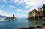 Dampfschiff  La Suisse  auf dem Genfer See am Schloss Chillon. (Aufnahme 25.07.2011)