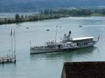 14.8.09 - Dampfschiff STADT RAPPERSWIL auf dem Zrichsee, von der Burg Rapperswil fotografiert. Der Raddampfer wurde 1914 gebaut u 2006 nach einer aufwendigen Grundberholung wieder in Betrieb gestzt.
