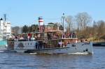 Raddampfer Freya am 20.04.13 im Nord-Ostsee-Kanal an der Eisenbahnhochbrcke Rendsburg.