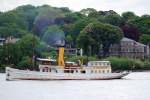 Das Dampfschiff Schaarhrn am 30.05.10 vor dem Rschpark Hamburg Fikenwerder.