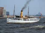Dampfschiff  Schaarhrn  unter Dampf auf der Elbe am 07.05.06.
817.Hafengeburtstag.