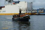 OTTO LAUFFER (ENI 05109940) am 16.10.2021, Hamburg, auf Gästefahrt im Hansahafen vor dem Hafenmuseum Schuppen 50  / 

Ex-Namen: HAFENPOLIZEI VI (Finanzdeputation Hamburg); später WASSERSCHUTZPOLIZEI 6 (Wasserschutzpolizei Hamburg); 1968 außer Dienst  /
Dampfbarkasse / Lüa 17,33 m, B 4,2 m, Tg 1,66 m / 1 Zweizylinder - Verbundmaschine mit 174 PS / gebaut 1928 bei H.C. Stülcken & Sohn für die Finanzdeputation Hamburg / Eigner: Museumshafen Ovelgönne e.V., Hamburg /
