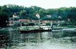 Talwärts fahrender Seitenraddampfer, Schlepper, auf der Elbe bei Stadt Wehlen (DIA von ca.1964) 