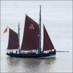 Der Finkenwerder Fischkutter HF 244 ASTARTE am 27.07.2013 unter Segeln auf der Weser Hhe Bremerhaven. 
Die ASTARTE ist ein 1903 gebauter Gaffelkutter mit einer Lnge von 26,50 m, einer Breit von 6,10 m und einer Segelflche von 267 m. 
