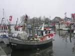 Fischerboote u.a. NIE 103 im Hafen von Niendorf (Timmendorfer Strand, Schleswig-Holstein - Dezember 2004)