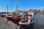 NIE 4 und NIE 10 am 30.3.2018 im Hafen von Niendorf / Ostsee