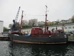Das Museumschiff  HAVEL  vor dem Hafenmuseum,am 09.November 2020,im Sassnitzer Stadthafen.