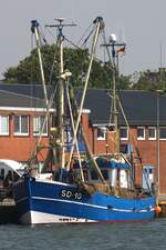 Fischereifahzeug („Fischkutter“) SD-10; Datum: 25.07.2026; Aufnahmeort: Nordsee/Hafen B�sum, Deutschland.
