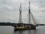 ATLANTIC am 19.6.2012, Kieler Förde /  Ex-Namen: VORWÄRTS, Dampfschraubenschlepper, Vereinigte-Bugsir-Dampfschiff-Gesellschaft, Hamburg - 1910 an August Borsinsky in Kiel, Frachtensegler in