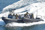 RHIB-Boot der Kampfschwimmer (Deutsche Marine) und ein Speedboot der Bundeswehr vom Typ BOOMERANGER am 15.06.2022 in der Kieler Förde