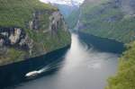 Auf nordgehenden Hurs nhert sich die M/S  Nordlys  Geiranger; 28.05.2011