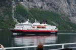 Nordkapp der Hurtigruten am 28.07.2012 im Geirangerfjord