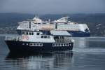 Die M/S  Kaholmen  und die F/S  Color Magic  im Oslofjorden vor Drbak; 07.11.2009