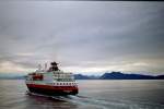 Hurtigrute MS Polarlys, sdgehend in der Nhe der Lofoten, 2005, 