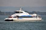 FRIEDRICHSHAFEN (Bodenseekreis), 03.09.2010, Katamaran Fridolin auf dem Bodensee vor Friedrichshafen