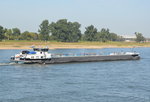 Milagro Binnenschiff Tanker in Dsseldorf auf dem Rhein in Talfahrt  03.10.16.