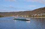 ARTEGA (Tankmotorschiff, Luxemburg, ENI: 06150211) rheinaufw�rts (Bad Salzig, 31.10.17).