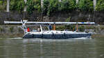 Anfang August 2021 fuhr die Segeljacht SUNFLOWER bei Remagen mit ihrem (Hilfs)motor langsam rheinabwärts.