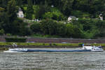 Im Bild das Gütermotorschiff VARIATIE (ENI: 03110605), welches Anfang August 2021 auf dem Rhein bei Remagen unterwegs war.