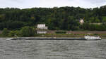 Das Tankmotorschiff NEMO (ENI: 04804120) war Anfang August 2021 auf dem Rhein bei Remagen unterwegs.